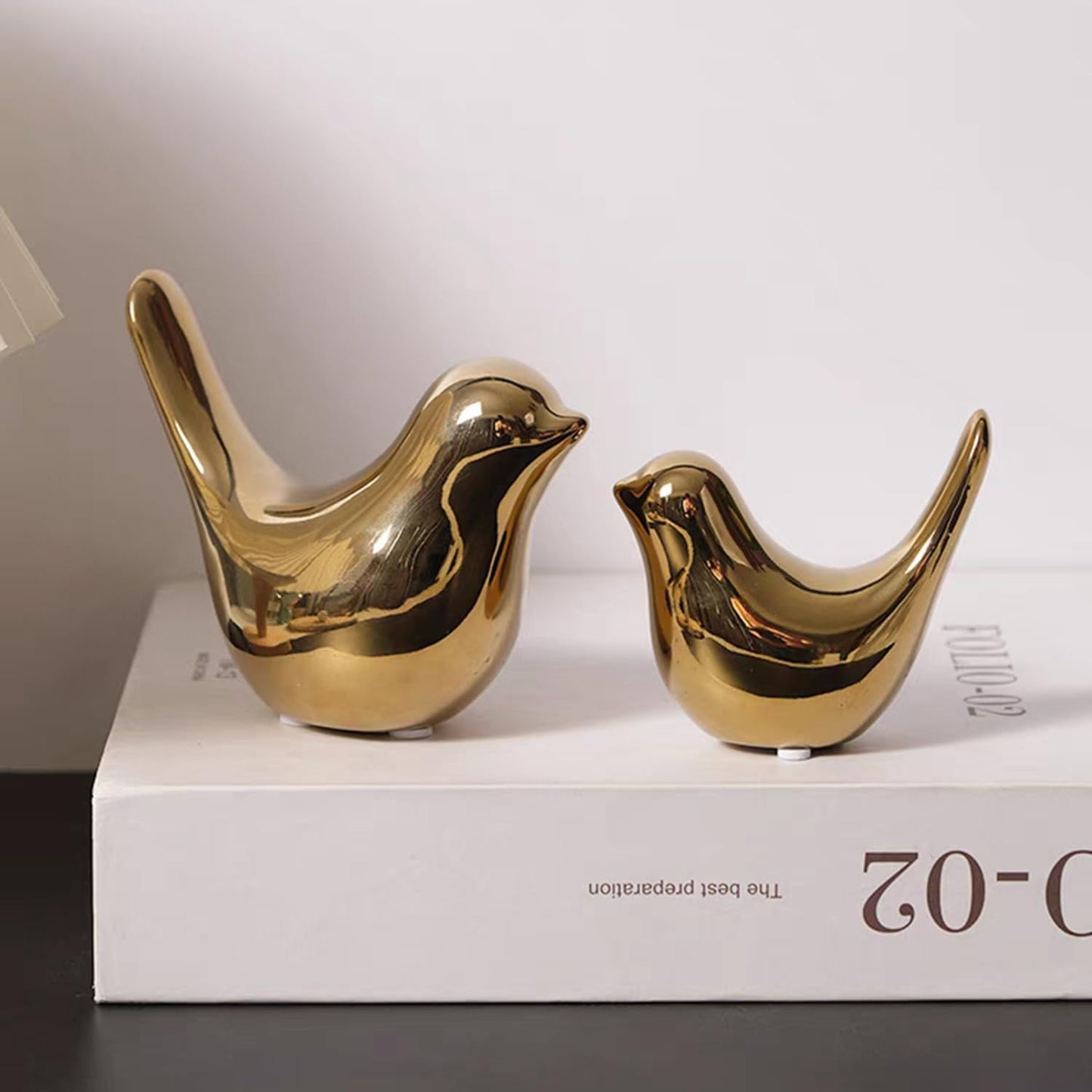 Small Animal Statues, Gold Bird Figurines Home Decor, Modern Home Decorative, Ceramic Decor for Office Desktop, Bookshelf, Bedroom, Living Room, Cabinets (Gold 2 Pcs)