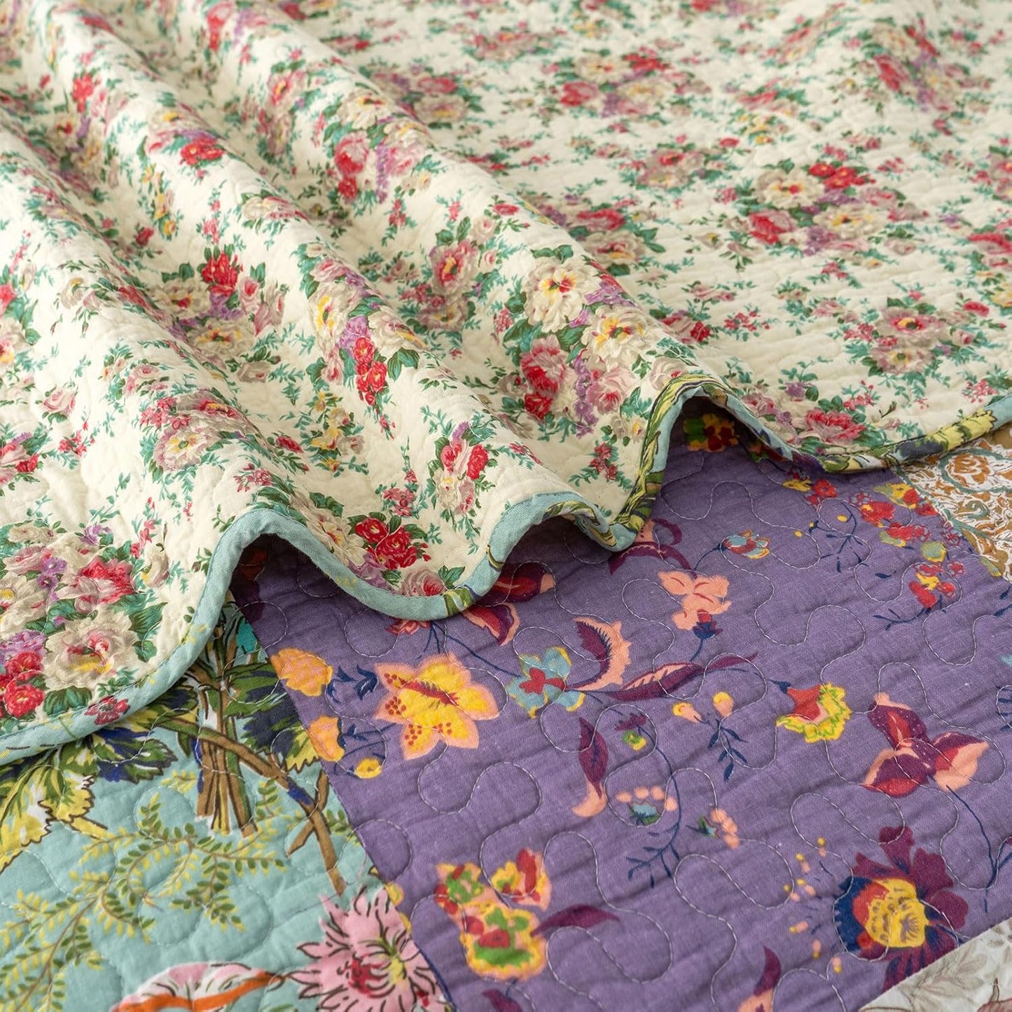 YAYIDAY Oversized Queen Quilt Set Patchwork Bedspread (110x118 Inch) - 100% Cotton Reversible Breathable Floral Quilted Coverlet with Pillow Shams Fit All Season