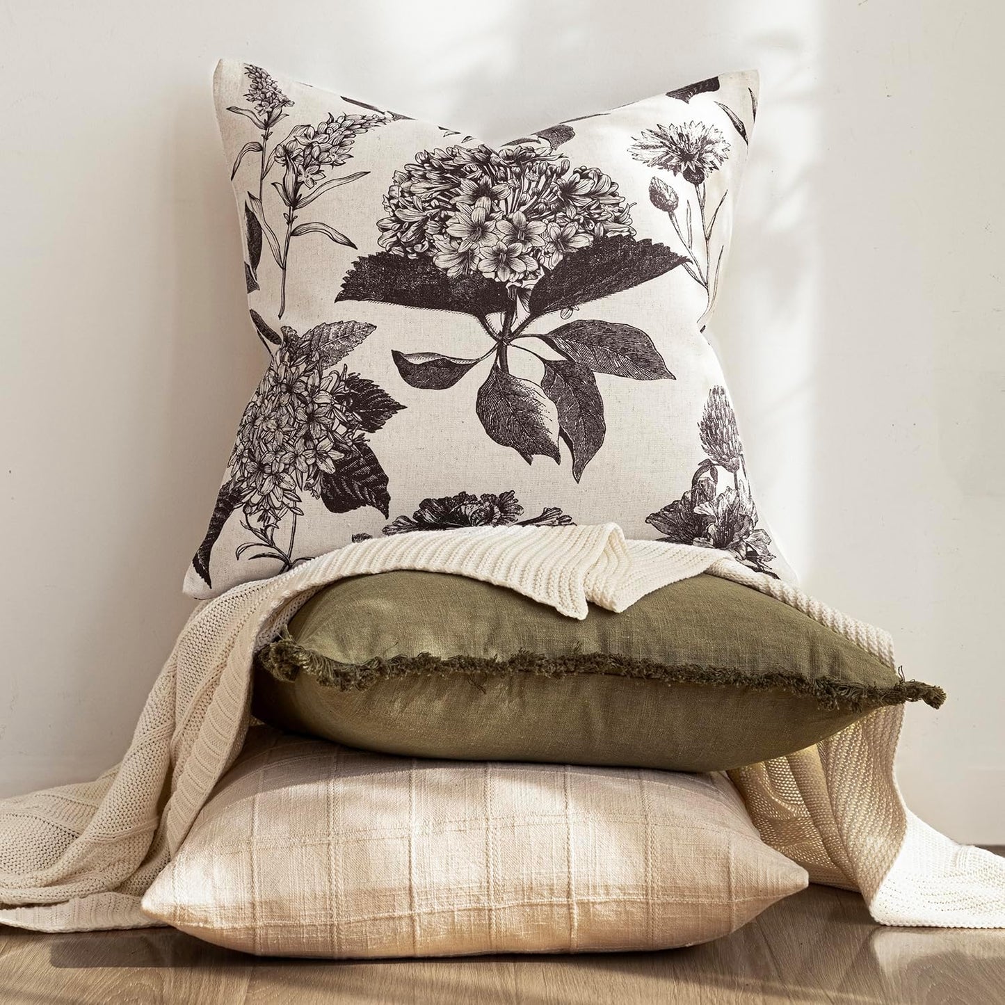 Foindtower Set of 2 Linen Floral Vintage Throw Pillow Covers Neutral Accent Print Decorative Cushion Covers Farmhouse Boho Home Decor for Sofa Chair Couch Bedroom Living Room Outdoor,22×22 Inch,Black