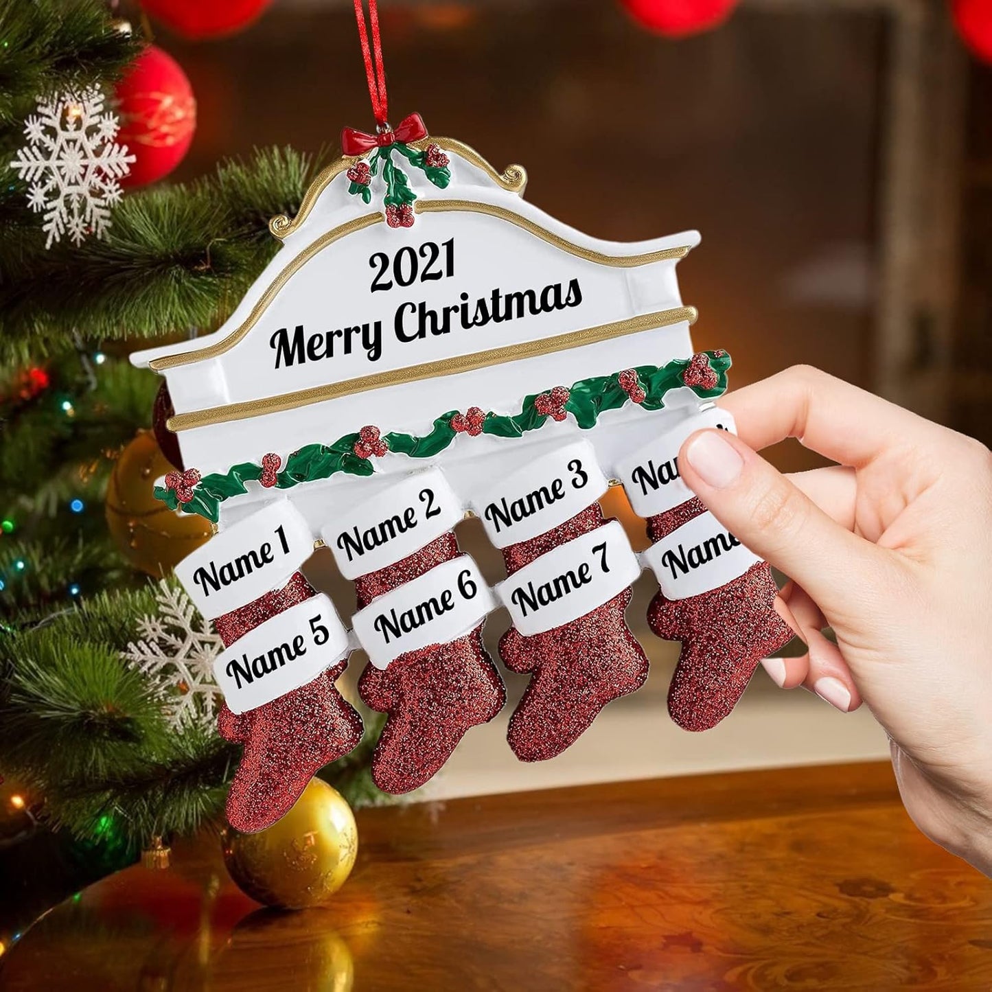 Personalized Christmas Ornaments Family of 2,3,4,5,6,7,8 Custom Christmas Stocking Ornaments with Names, Customized Xmas Day Home Christmas Tree Decora- Family of 7