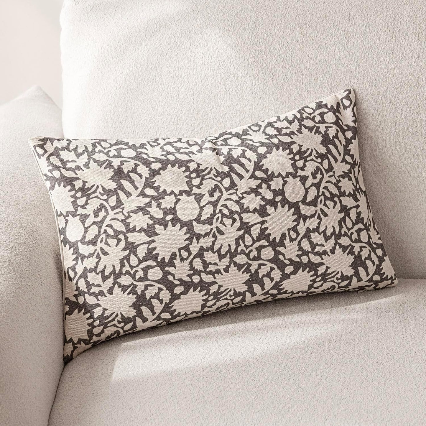 Foindtower Set of 2 Decorative Neutral Floral Throw Pillow Covers Accent Farmhouse Cushion Covers Boho Lumbar Pillowcase for Couch Sofa Bedroom Living Room Home Decor Outdoor,12×20 Inch,Rustic Gray