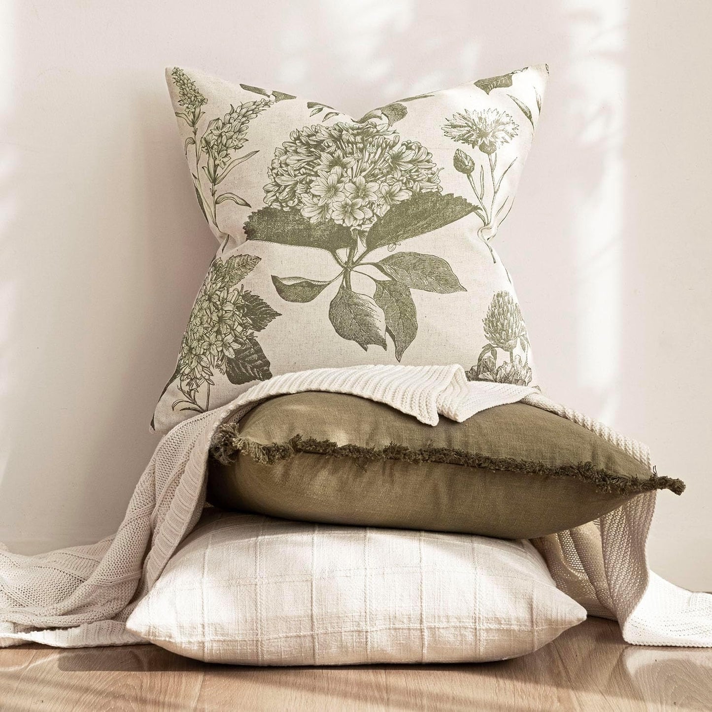 Foindtower Set of 2 Linen Floral Vintage Throw Pillow Covers Neutral Accent Print Decorative Cushion Covers Farmhouse Home Decor for Sofa Chair Couch Bedroom Living Room Outdoor,18×18 Inch,Sage Green