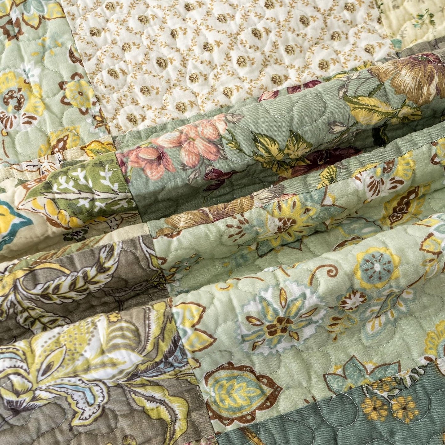 YAYIDAY Quilts Queen Size Patchwork Bedspread Set - 100% Cotton Reversible Breathable Floral Quilted Quilt with Pillow Shams Fit All Season