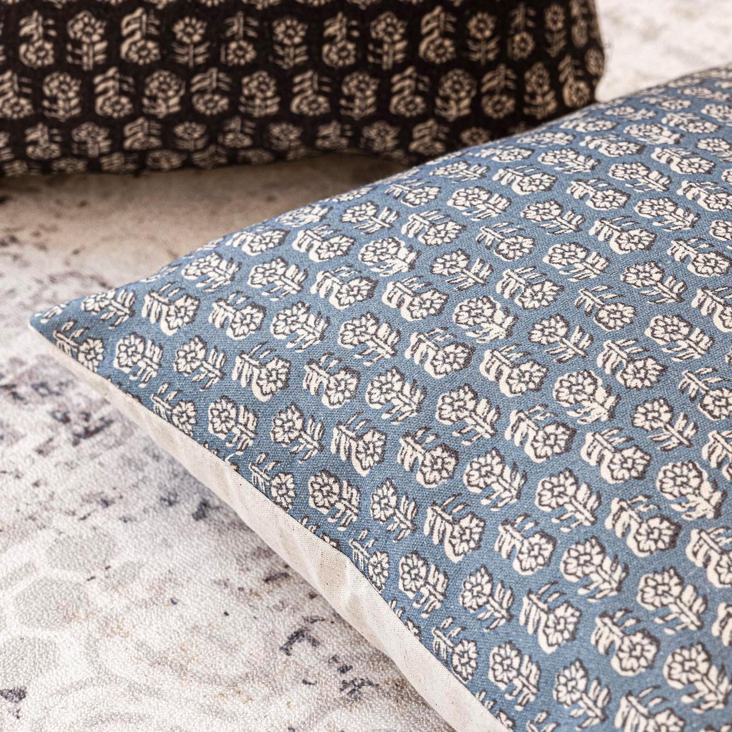 Foindtower Set of 2 Decorative Neutral Floral Print Throw Pillow Covers Vintage Accent Farmhouse Cushion Covers Boho Home Decor for Sofa Chair Couch Bedroom Living Room Outdoor,18×18 Inch,Dusty Blue