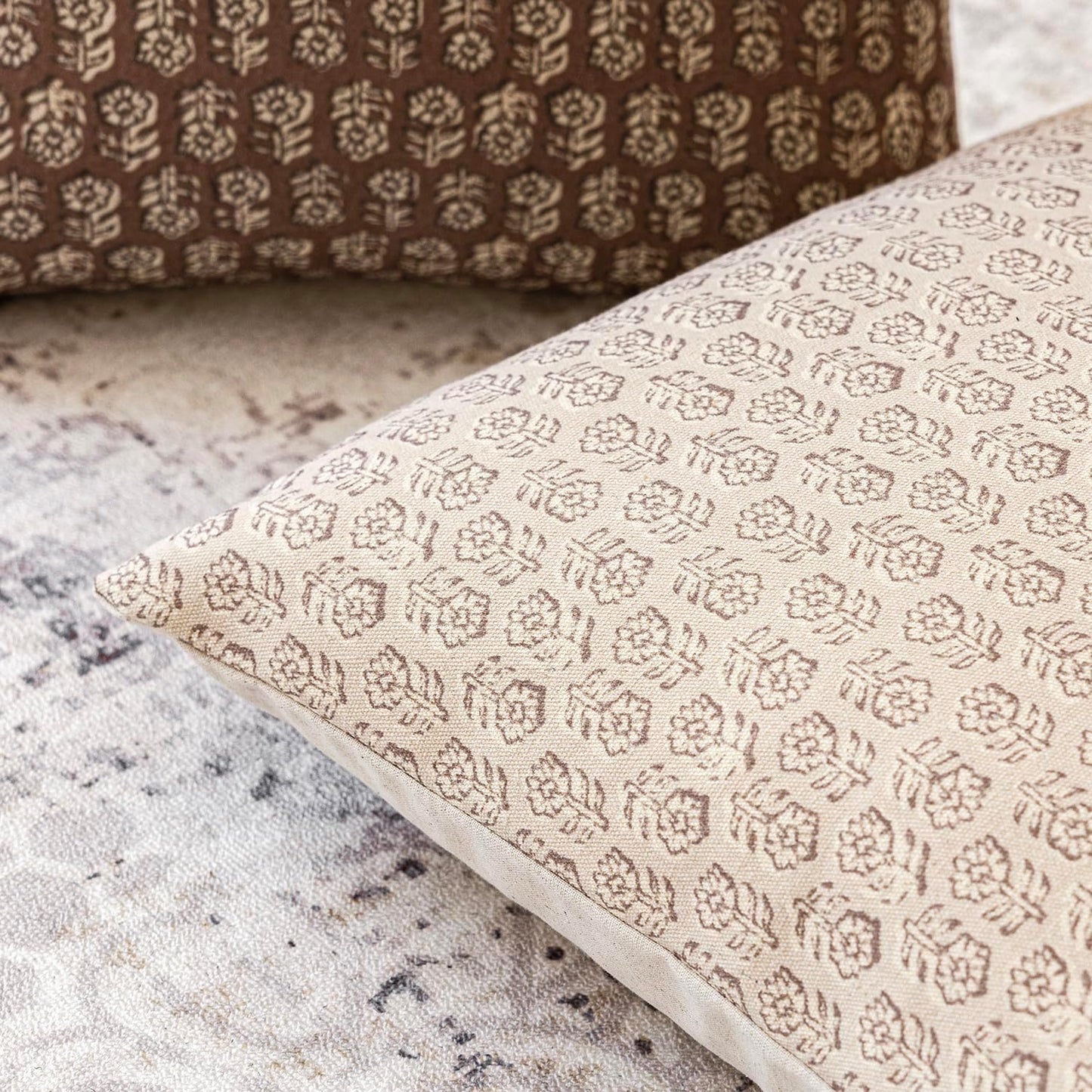 Foindtower Set of 2 Decorative Neutral Floral Print Throw Pillow Covers Vintage Accent Farmhouse Cushion Covers Boho Home Decor for Sofa Chair Couch Bedroom Living Room Outdoor,18×18 Inch,Ivory Beige