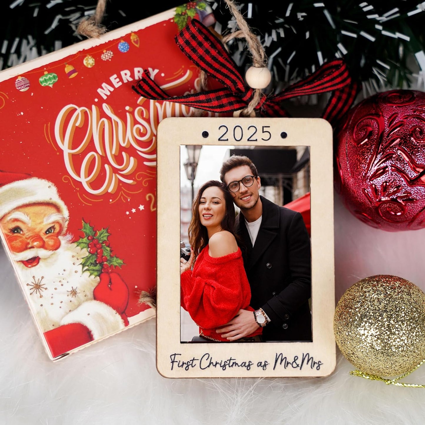 Christmas Photo Frame Ornament, 2025 Ornament, Wooden Picture Frame Ornaments With Hanging String (2025 Mr & Mrs (Portrait))